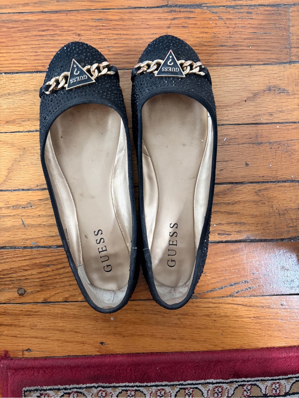 GUESS Women's Black Chain Accent Ballet Flats Size 6.5